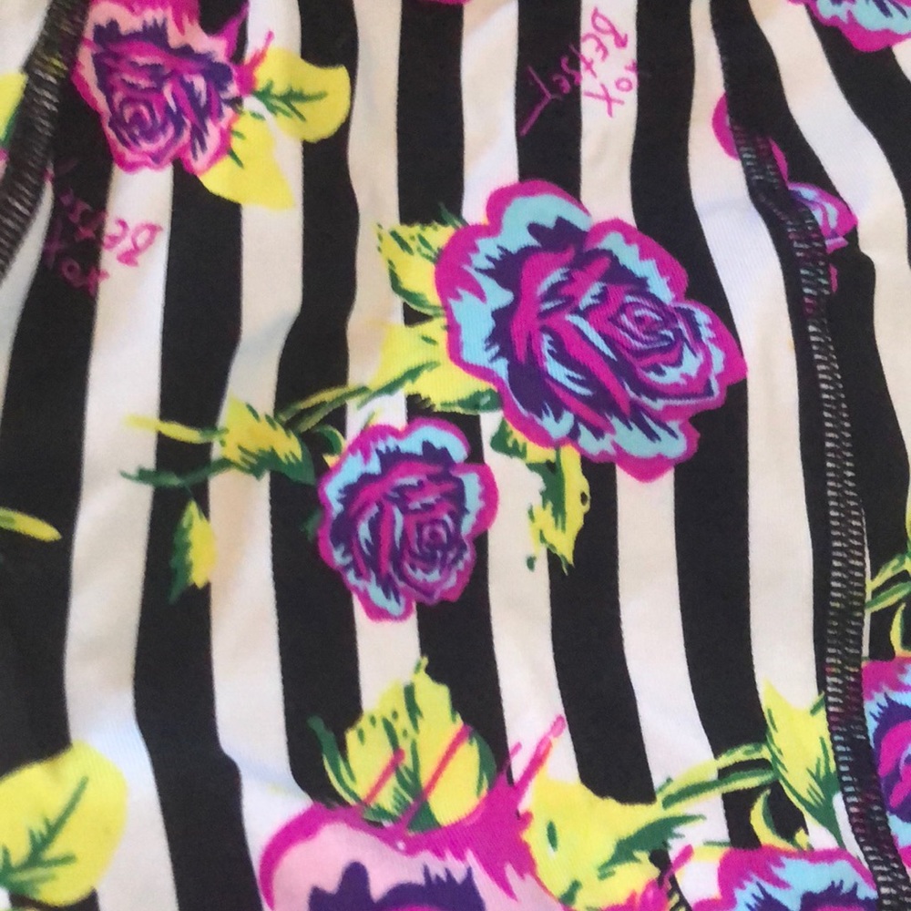 Betsey Johnson Black Stripe Floral quirky Capri Workout Yoga Leggings Xs - Picture 10 of 11